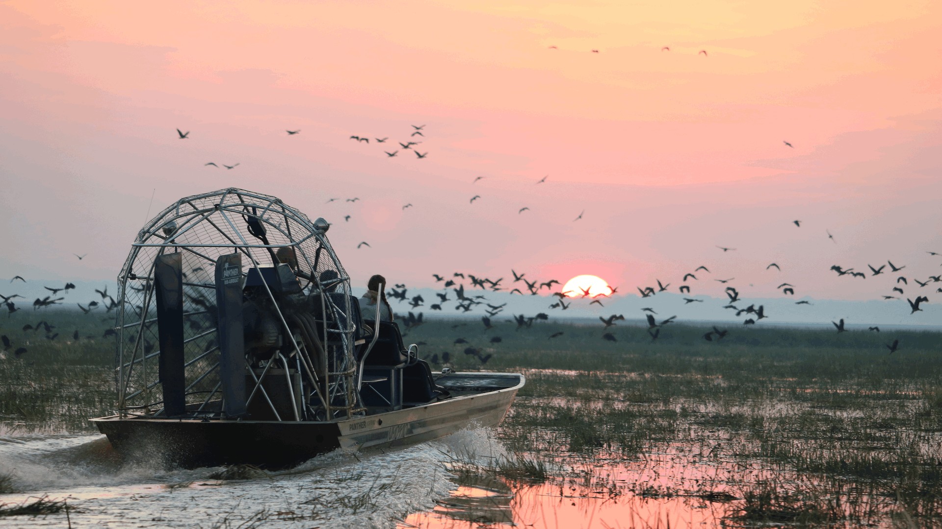 A river tour with Bamurru Plains