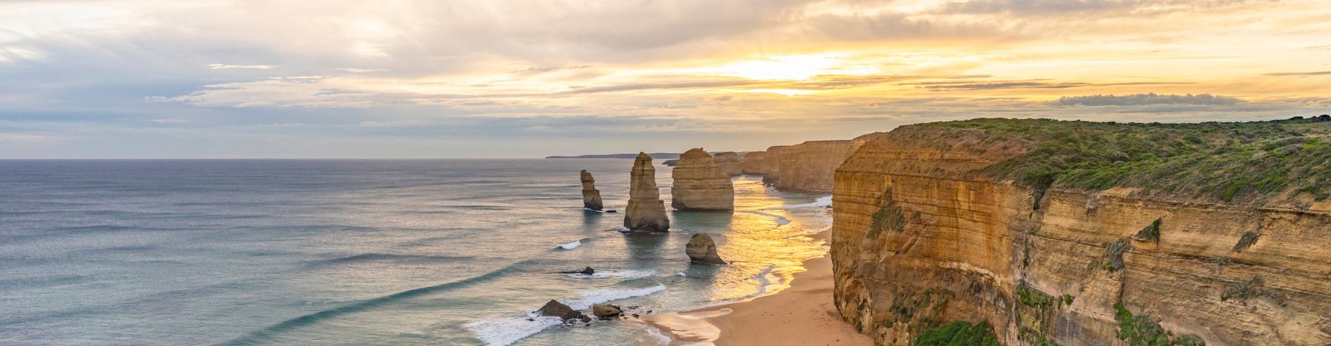 12 Apostles view on a Melbourne Private Tours small group tour