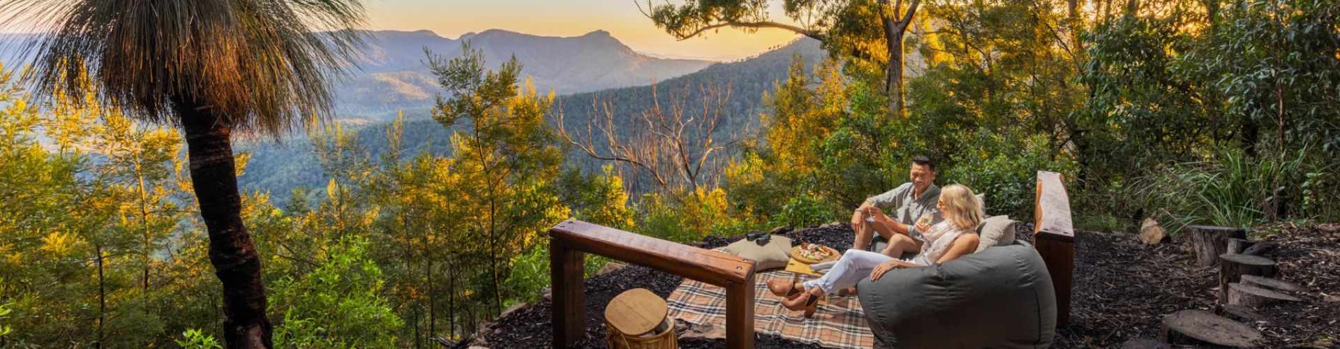 Spicers Peak Lodge exterior and grounds