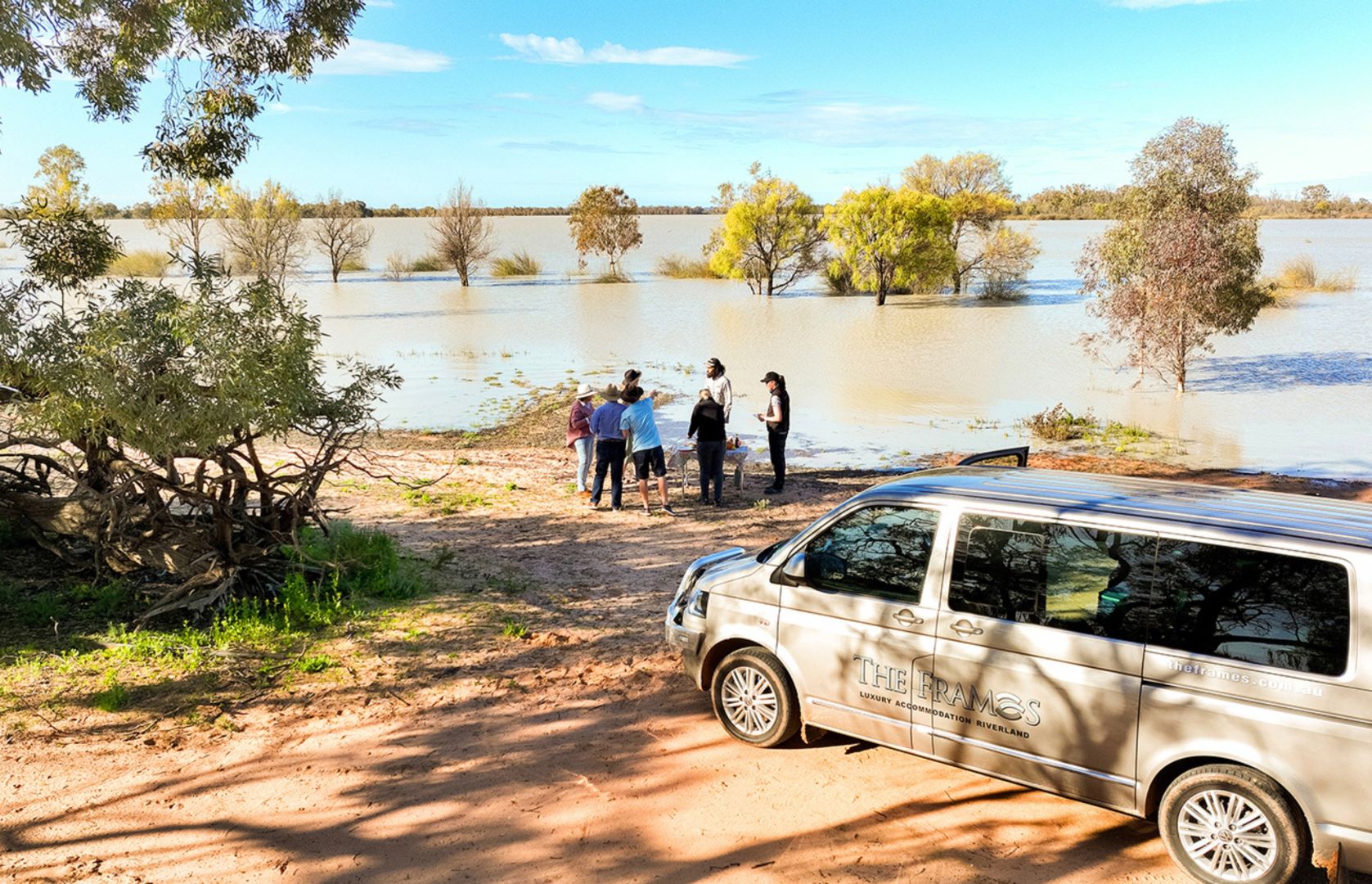Guests on a small group Murray River tour with The Frames