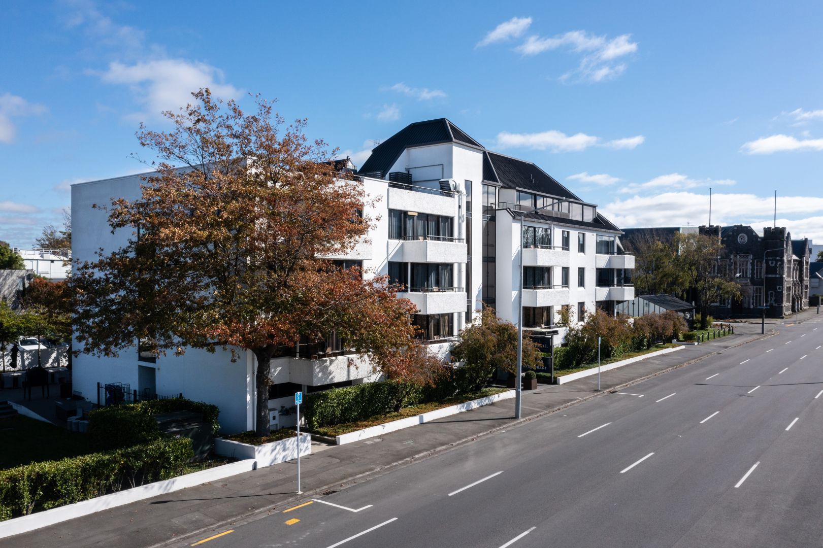 Street view of Hotel Montreal, Christchurch