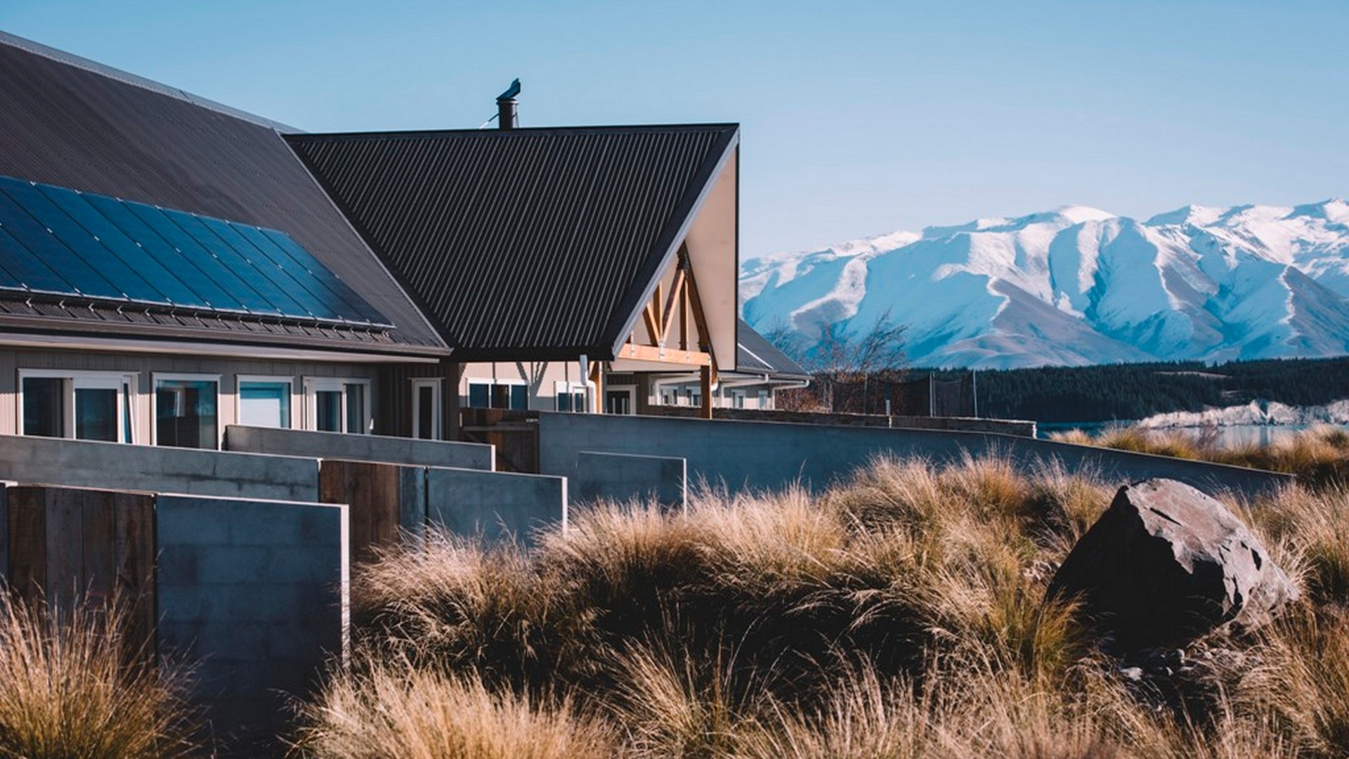 Each of the six guest rooms are stylishly designed to maximise the stunning views