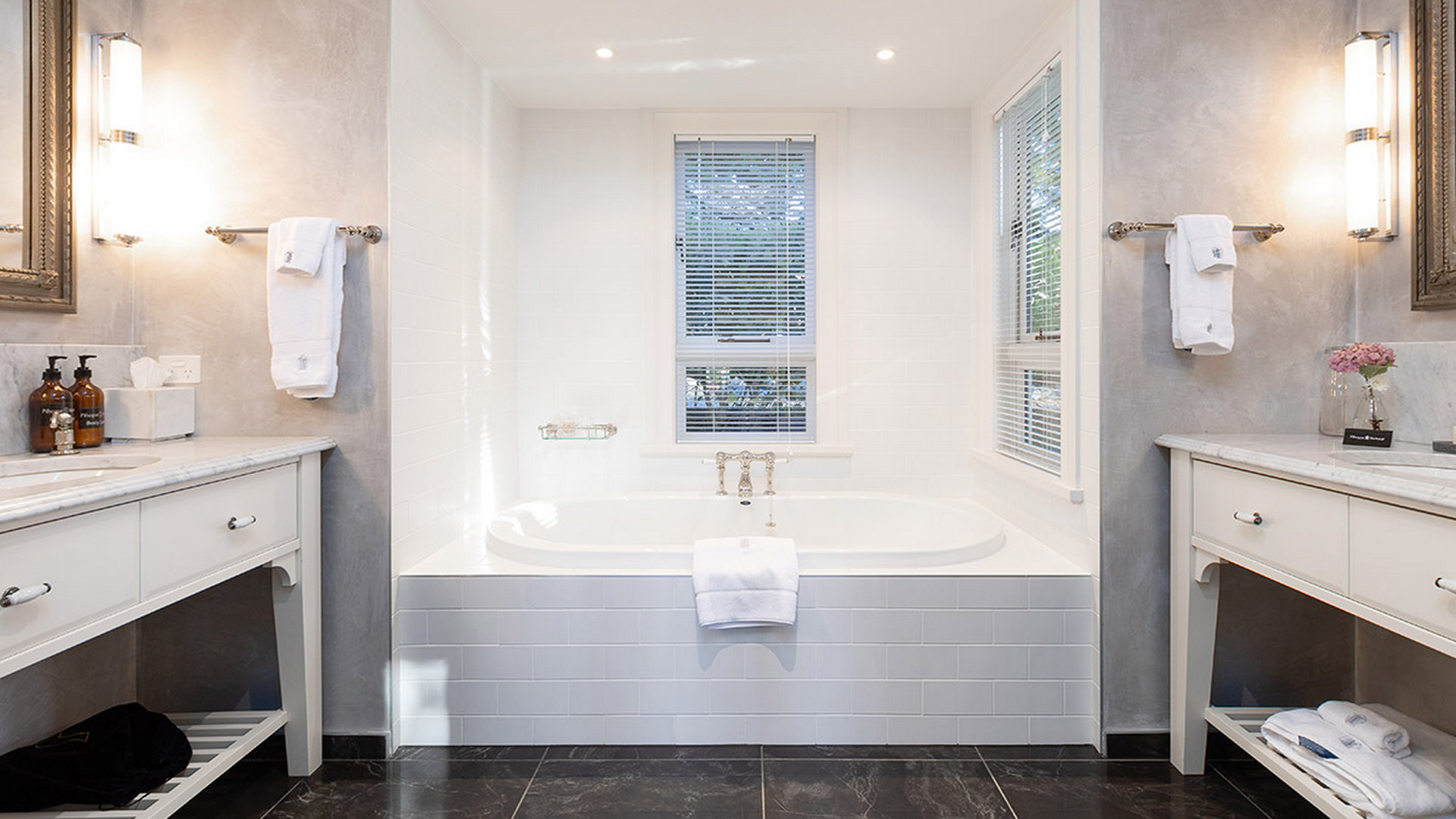 Guests can enjoy a range of amenities at Pihopa Retreat